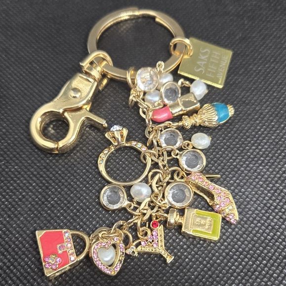 Saks Fifth Ave - purse charm / keyring - Picture 1 of 6